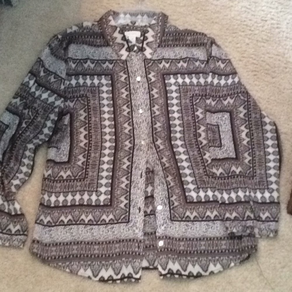 Chico’s polyester button down blouse